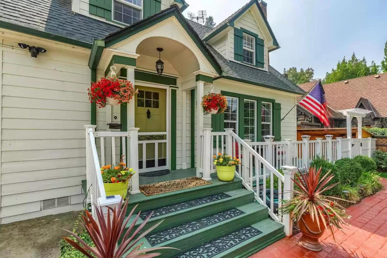 1930S Queen Anne Historic Downtown Retreat Medford Exterior photo